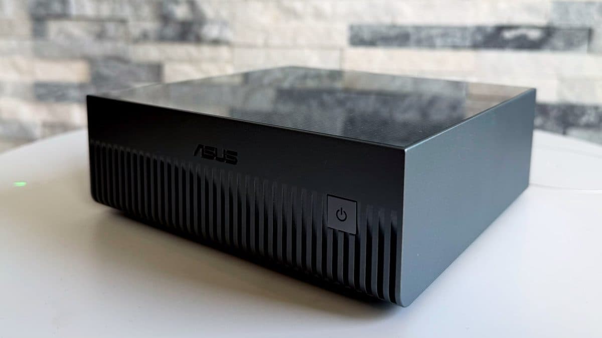 ASUS Ascent GX10: The Desktop AI Box That Wins By Not Racing