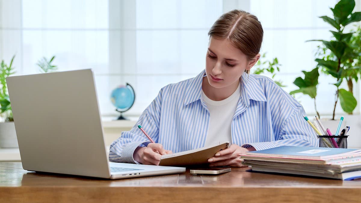 A-level and GCSE coursework to face 'far more scrutiny' to stop AI undermining 'genuine human endeavour'